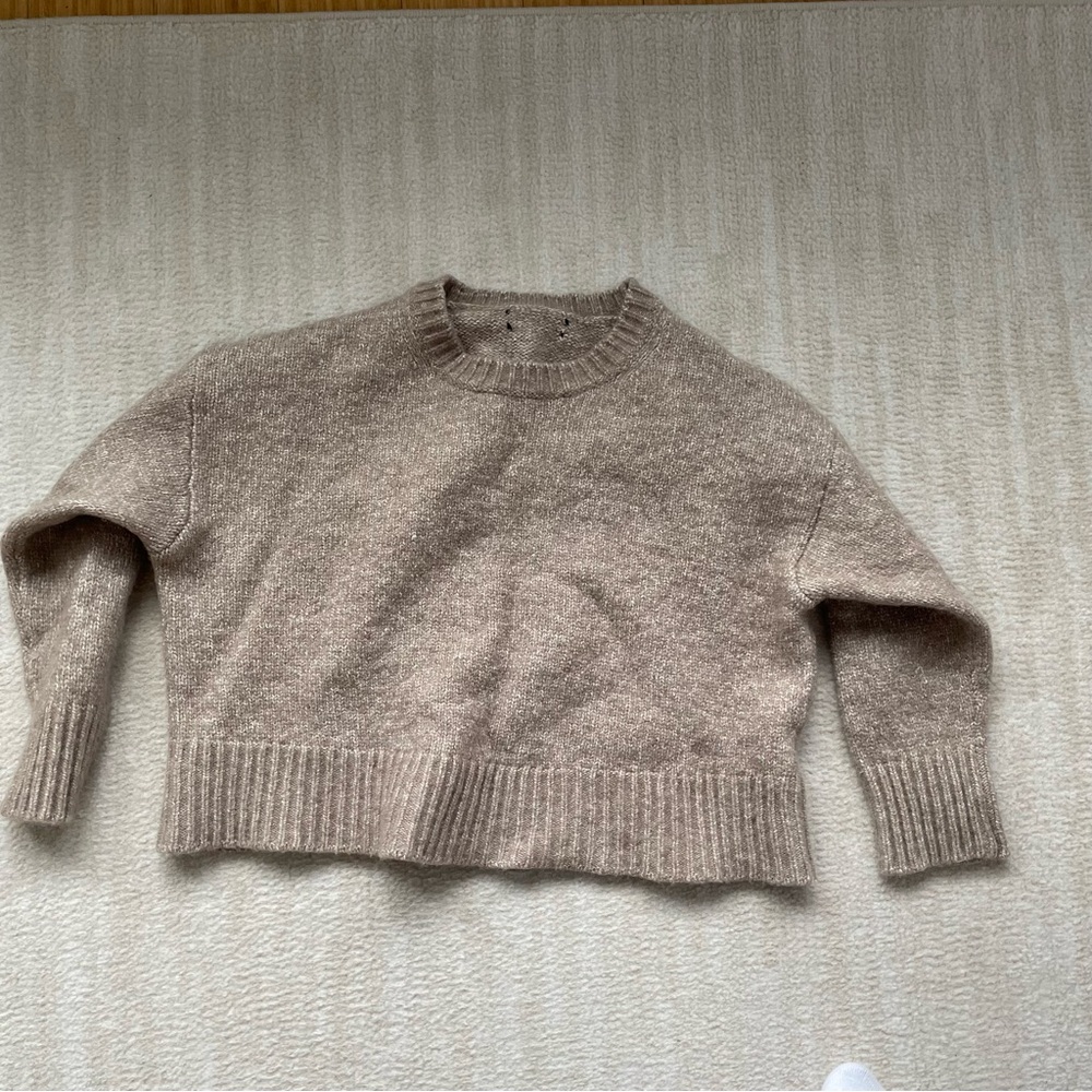 Crop Banana Republic Sweater